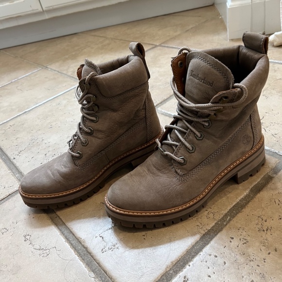 Women’s Timberland Boots 6.5 - Picture 2 of 6